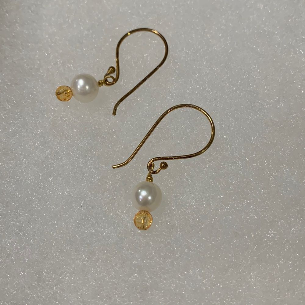 FRESHWATER Pearls and faceted citrine on 24k plated earhook handmade